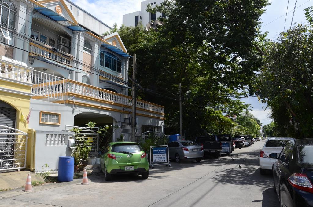曼谷 华马克帕克爱纽旅舍旅舍 外观 照片