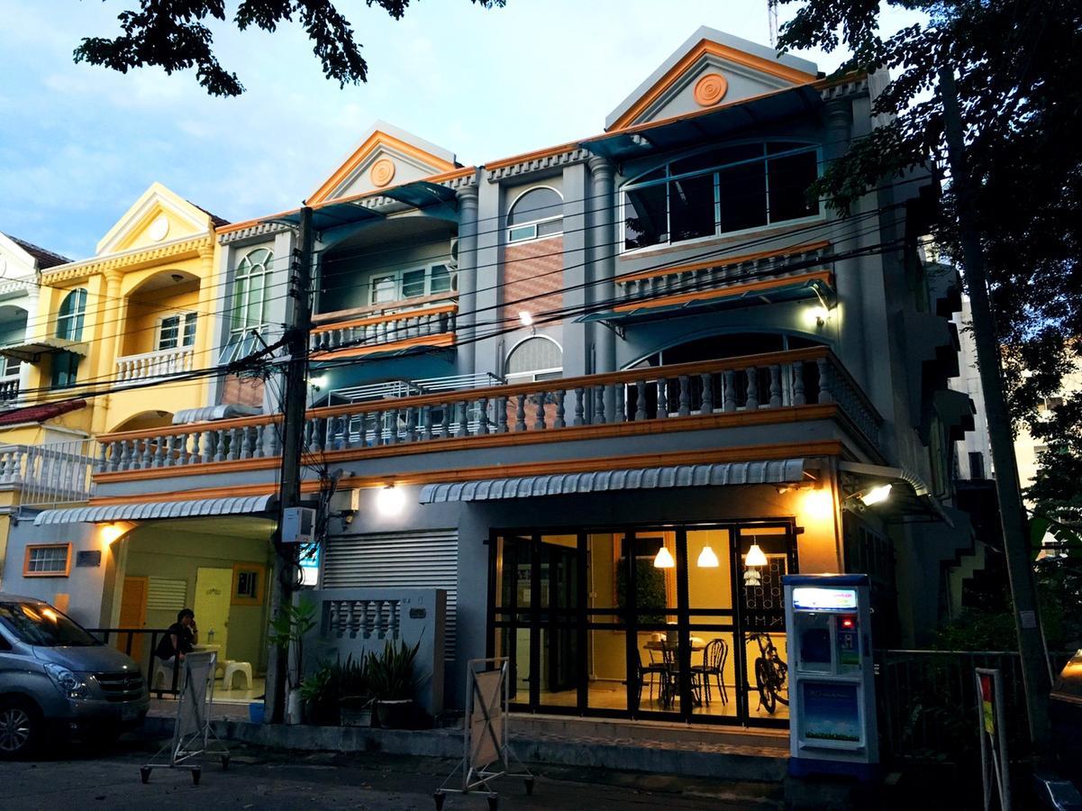 曼谷 华马克帕克爱纽旅舍旅舍 外观 照片